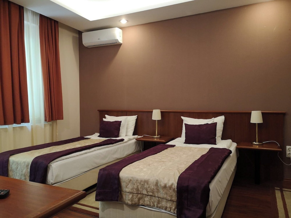 GOLD HOTEL APARTMENTS 8/50