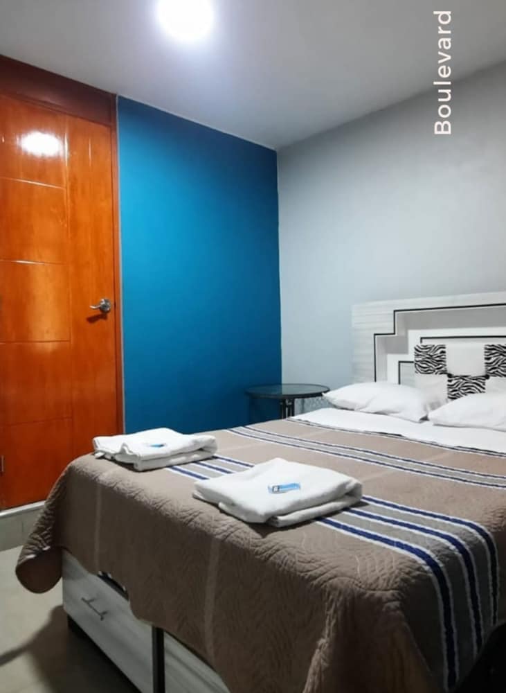 El Boulevard - Hostel 7/24
