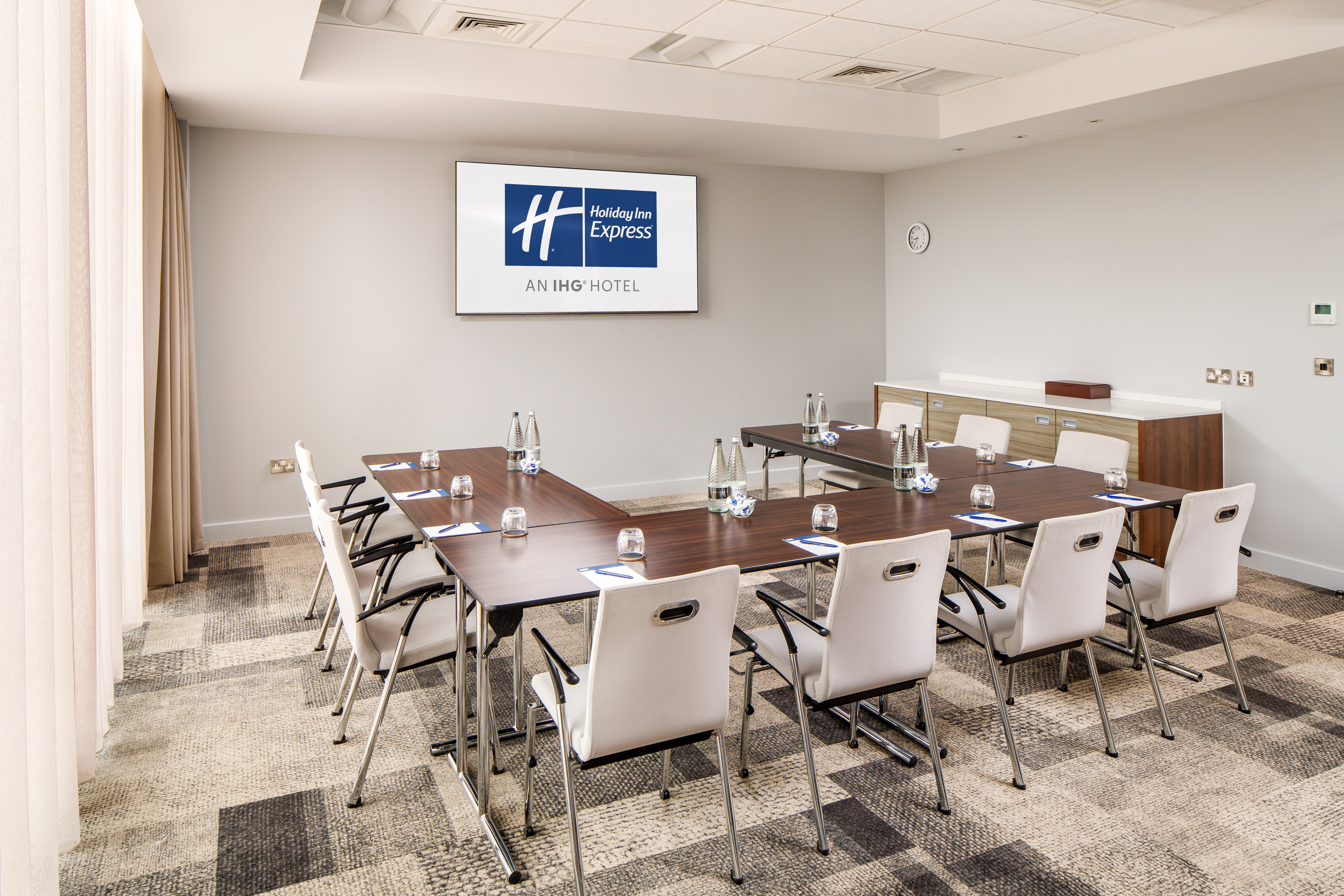Holiday Inn Express London - Excel 50/64