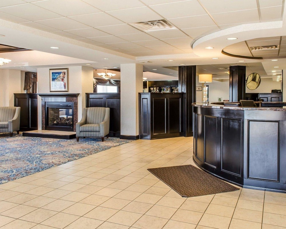 Comfort Suites Bloomsburg, PA 8/44