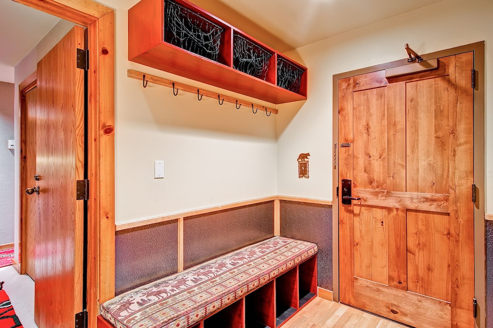 Kiva Lodge By East West 50/72