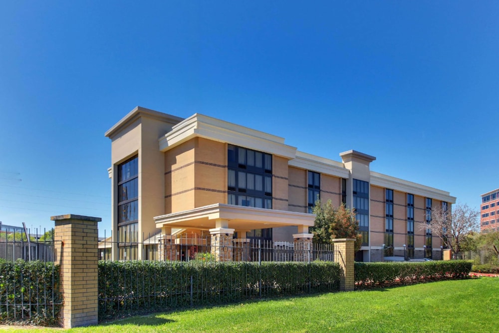 Heritage Inn Suites Houston/Sugar Land, Trademark by Wyndham 2/49
