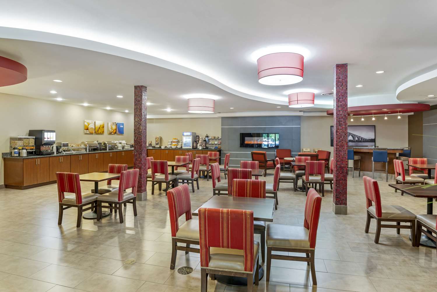 Comfort Suites At Virginia Center Commons 27/39