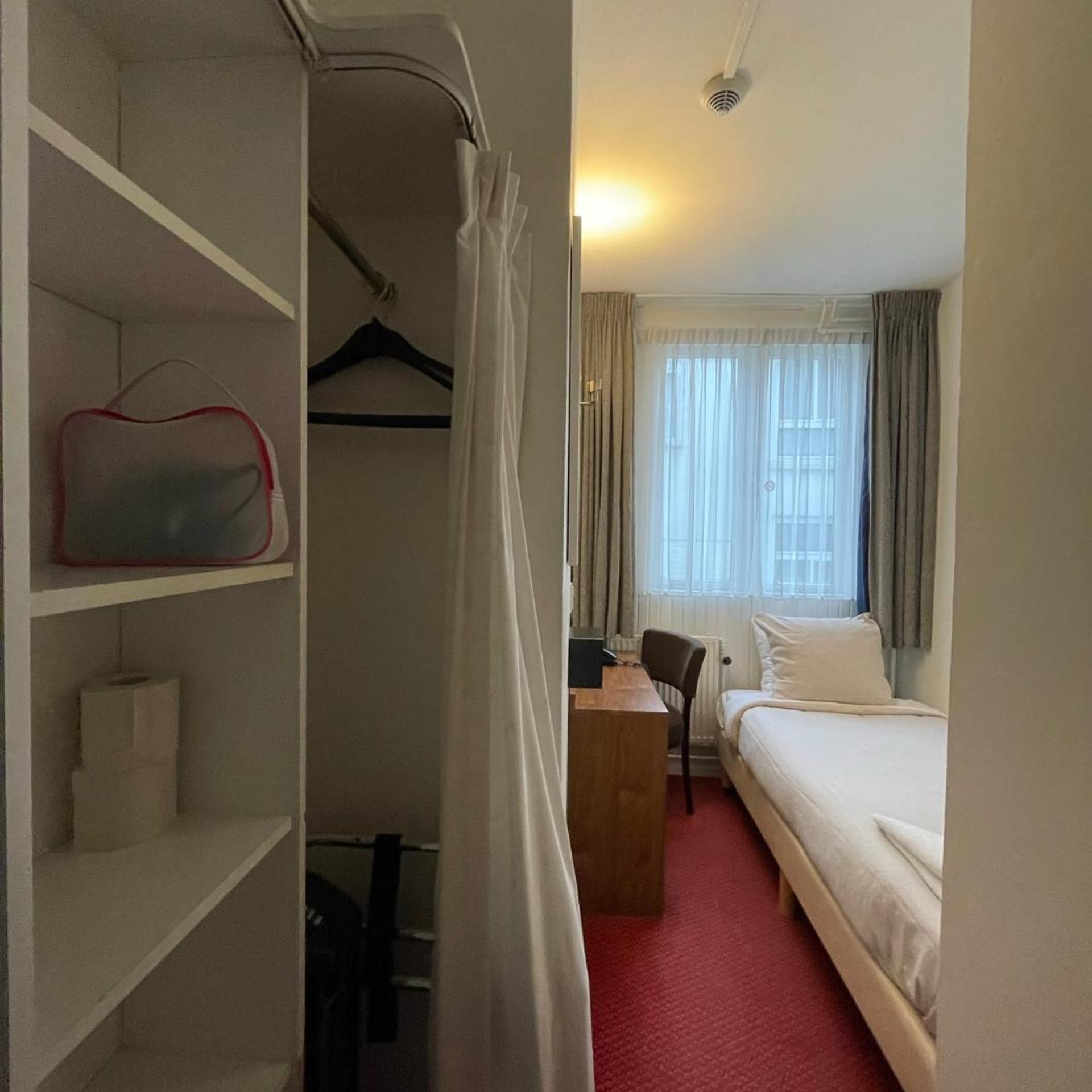 ROOM, SINGLE, SMALL
