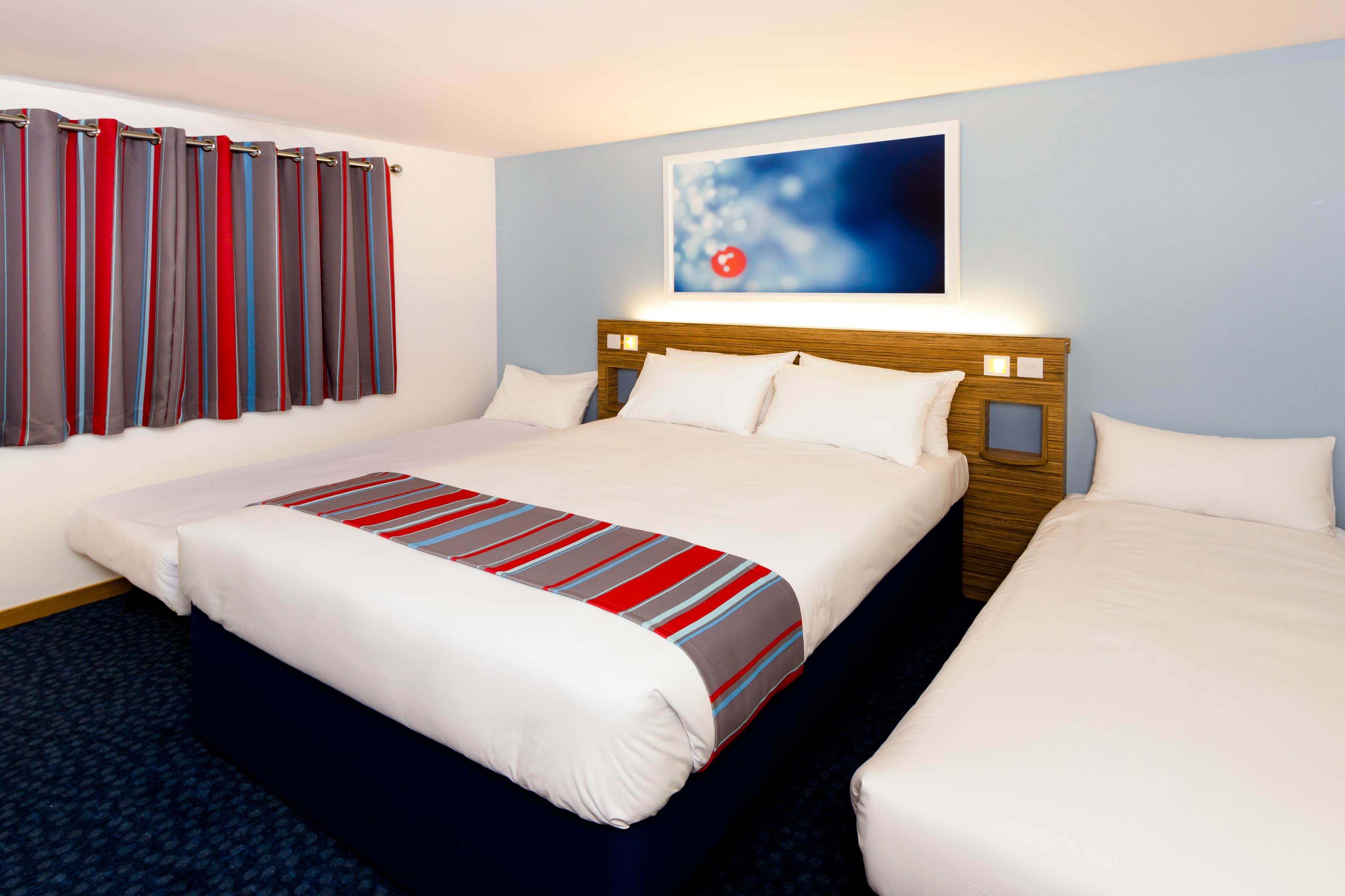 Travelodge Slough 7/26
