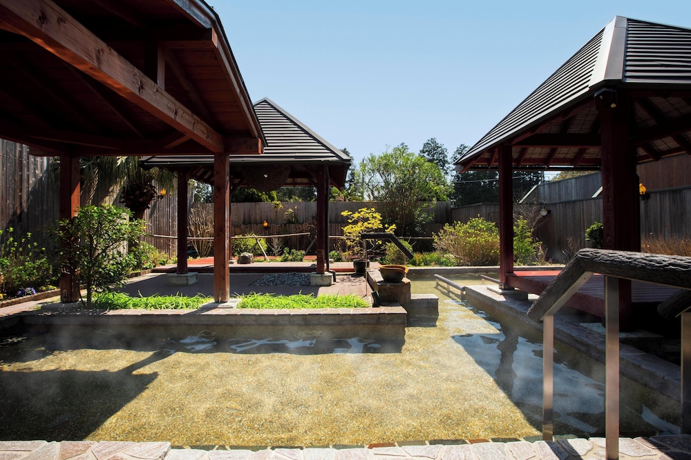 Izukogen Wanwan Paradise Hotel & Cottage 55/57