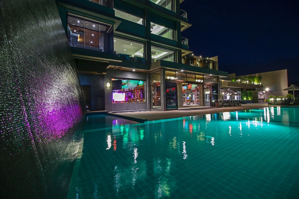 Two Seasons Coron Bayside Hotel 10/68