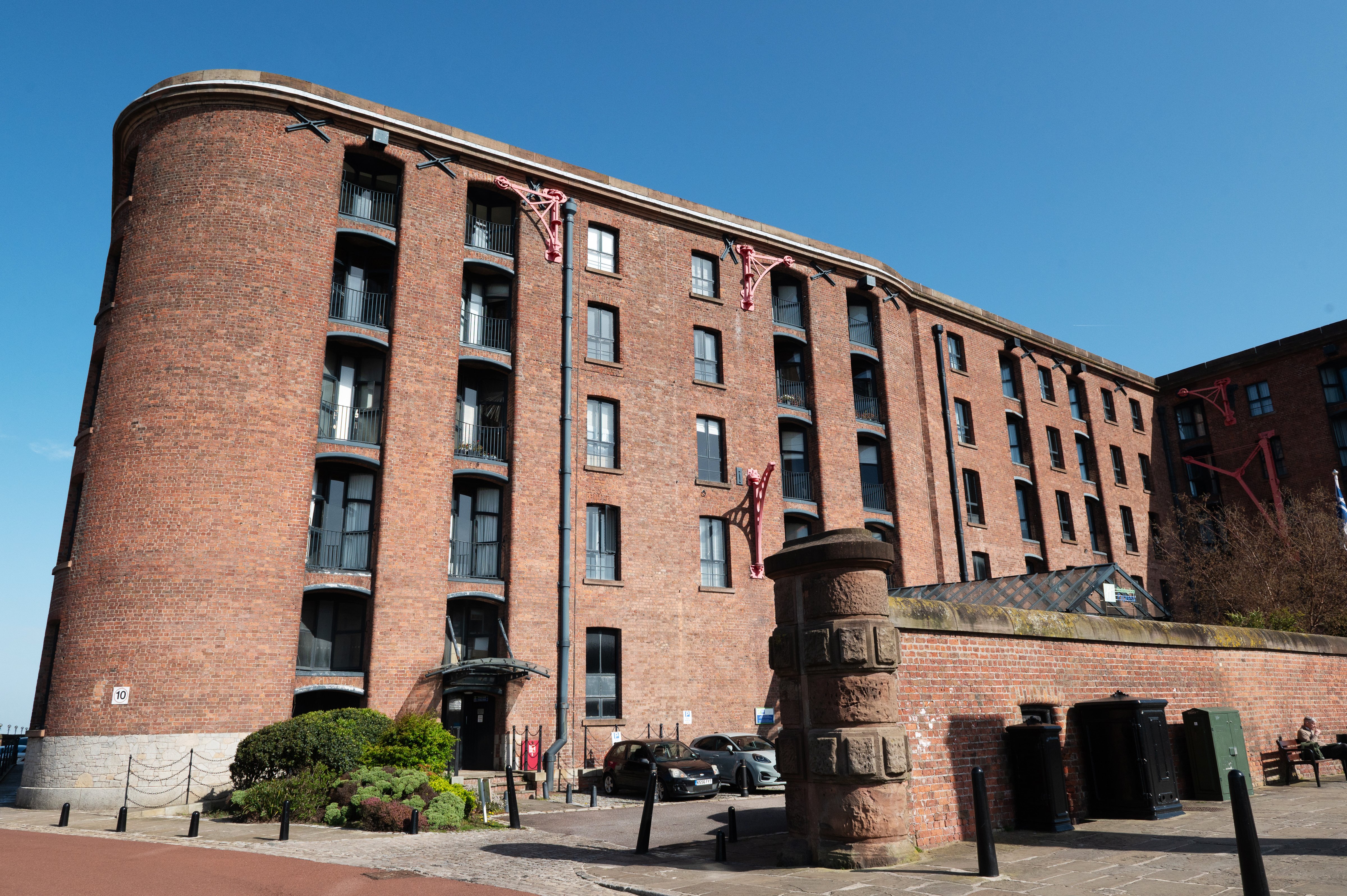 Holiday Inn Express Liverpool Royal Albert Dock 10/76