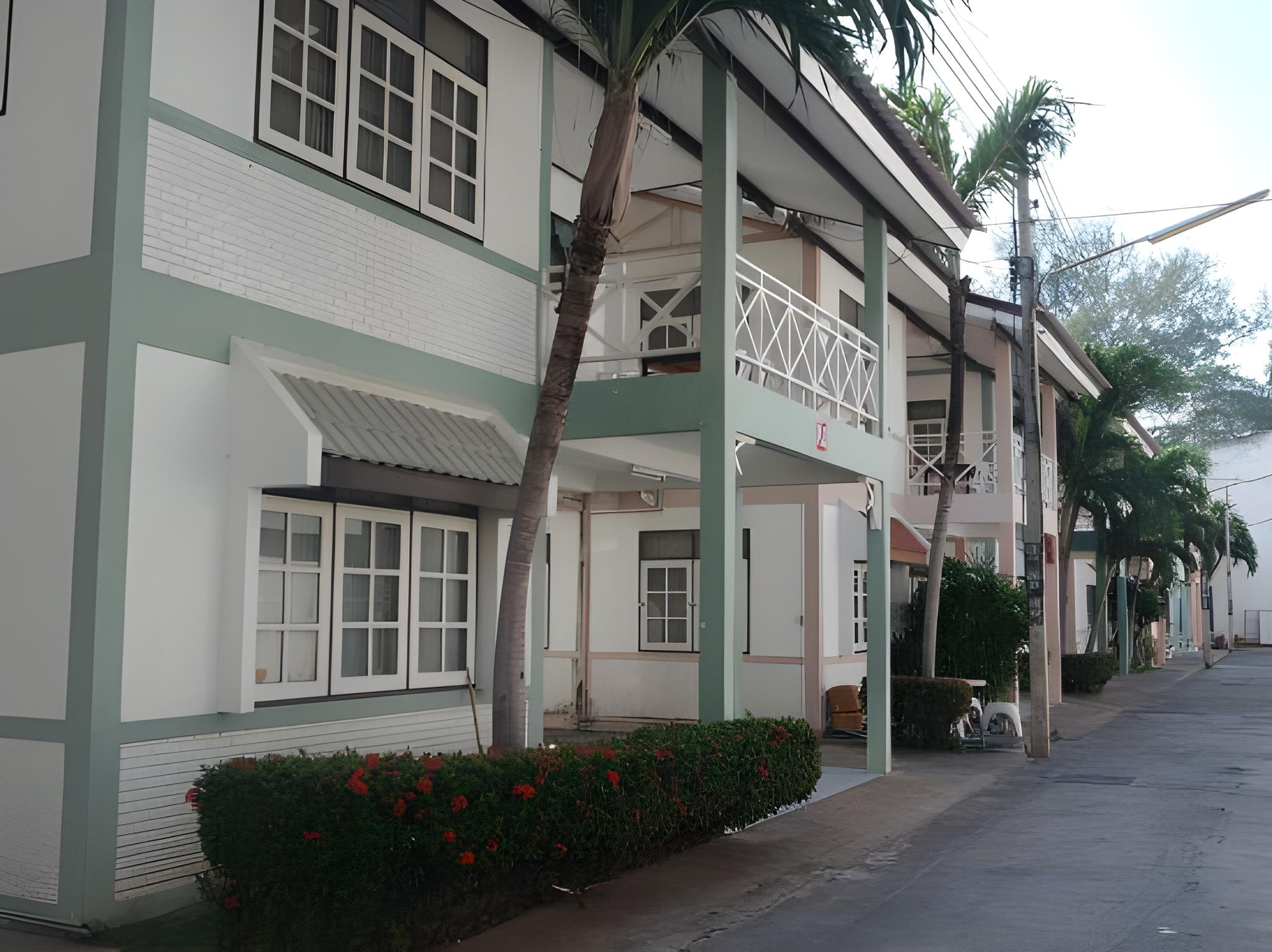 THE PAISIRI HOTEL 12/47