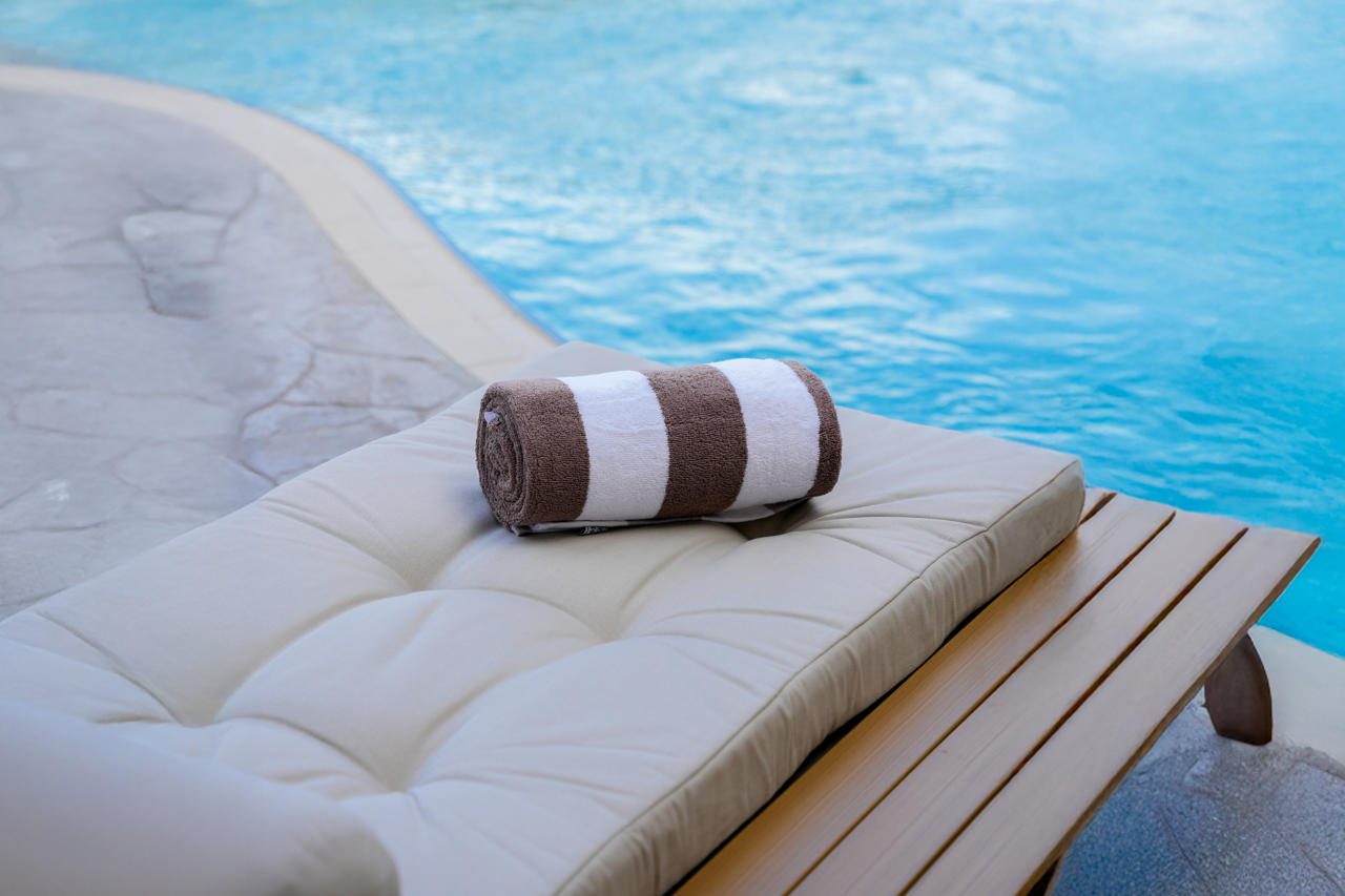 Golden Tulip Muscat The Village 18/34