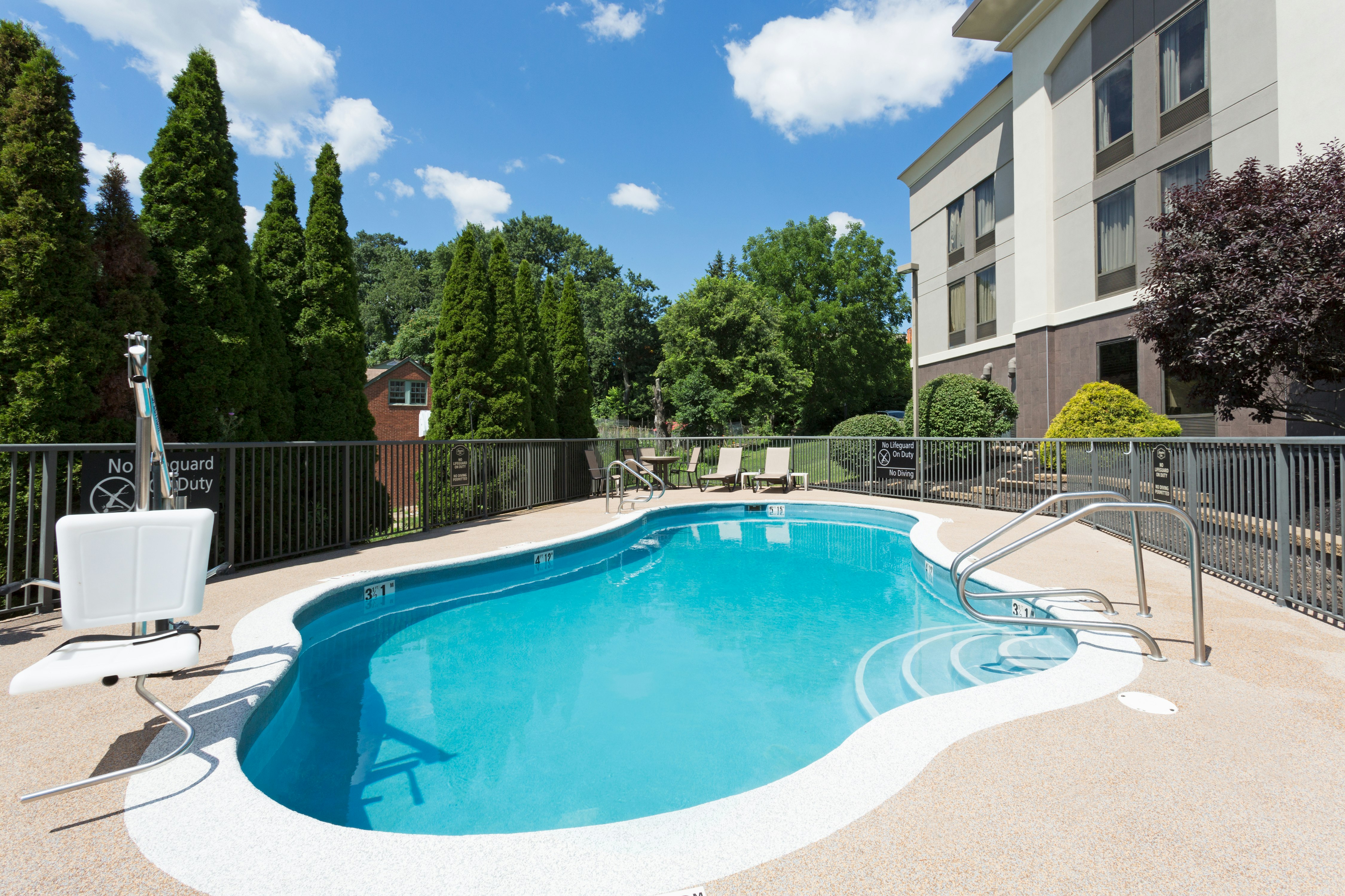 Hampton Inn Pittsburgh-West Mifflin 32/33
