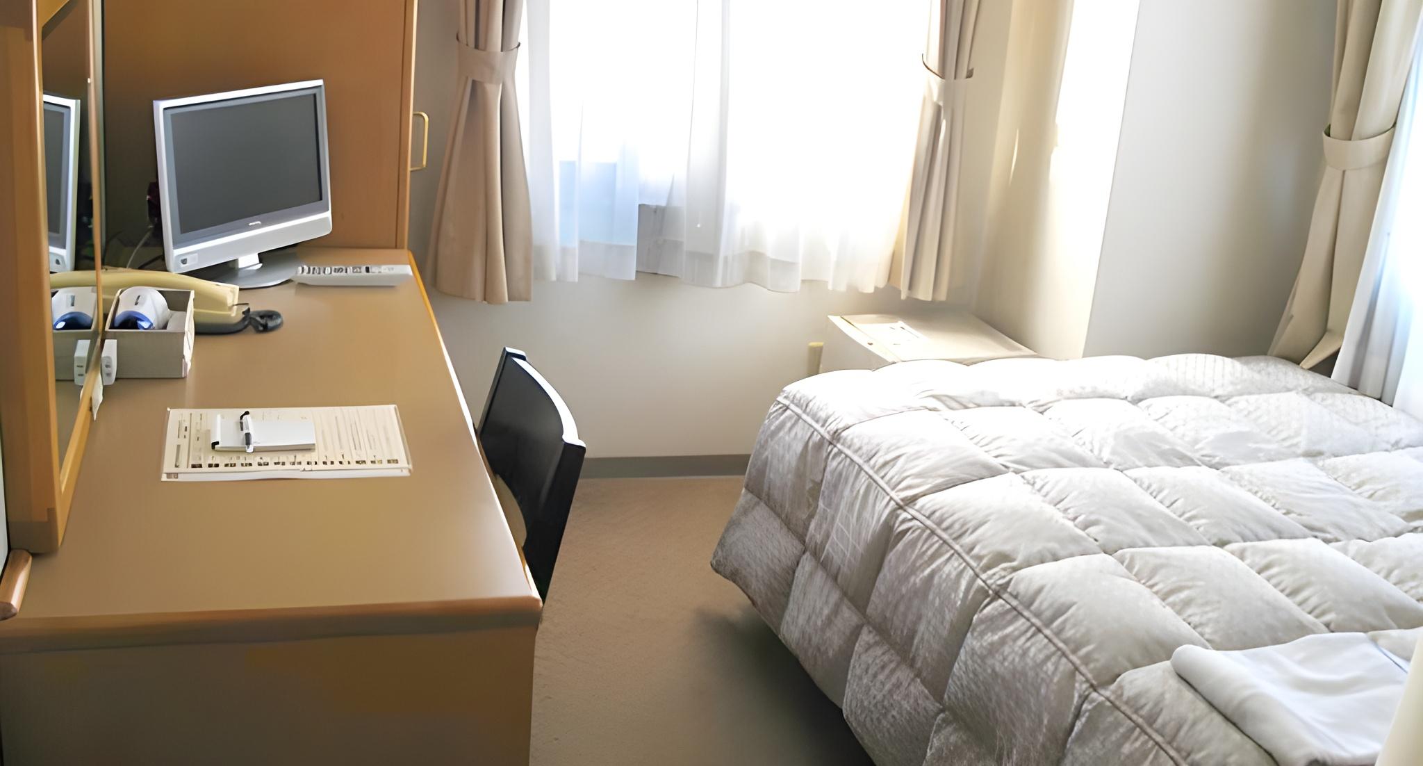 Semi Room, Double Bed, Shared Bathroom
