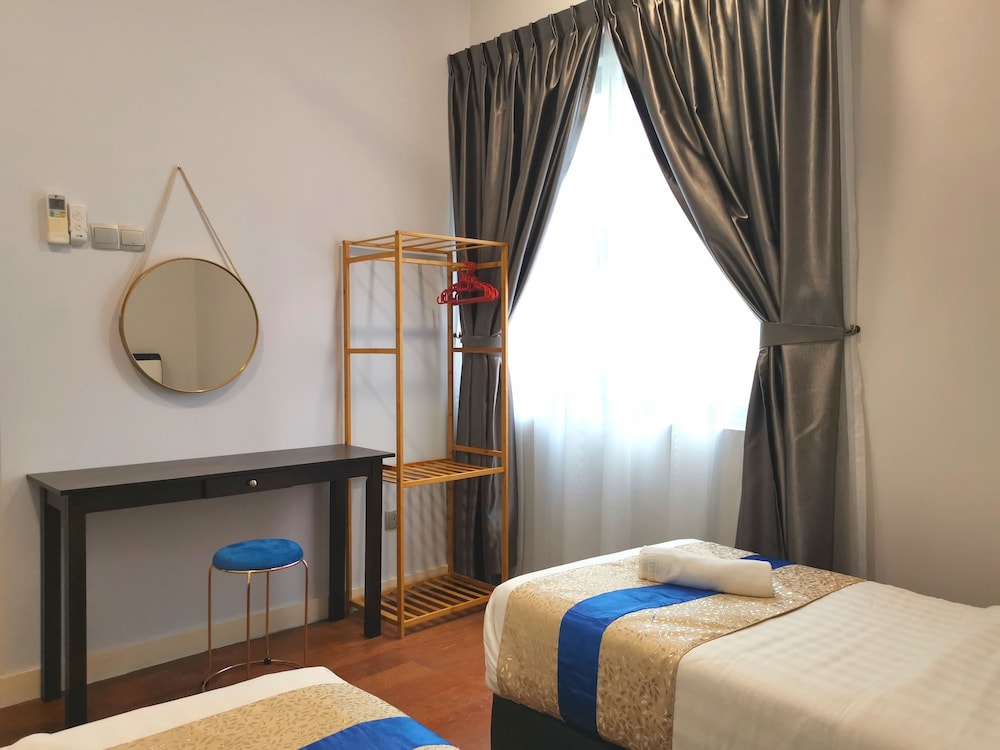 4 Bedrooms, Design, Apartment, 4 Beds, 2 King Beds, Queen Bed, Partial Sea View 6/7