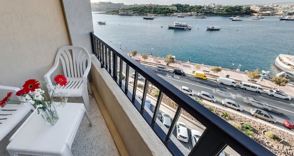 SLIEMA MARINA HOTEL 4/70