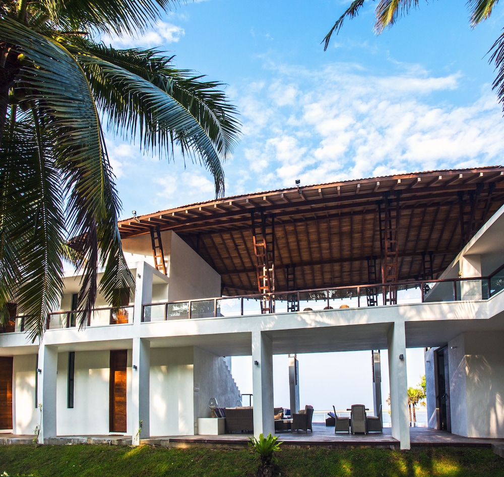 Sante Villa 3/50