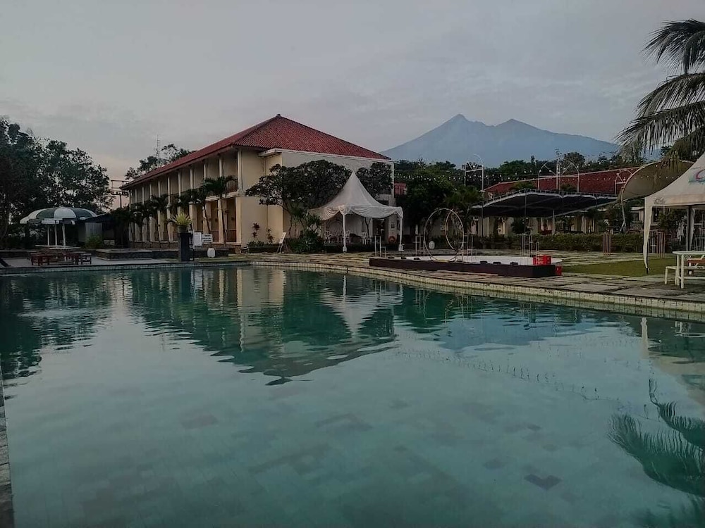D Emmerick Salib Putih Hotel Salatiga 5/48