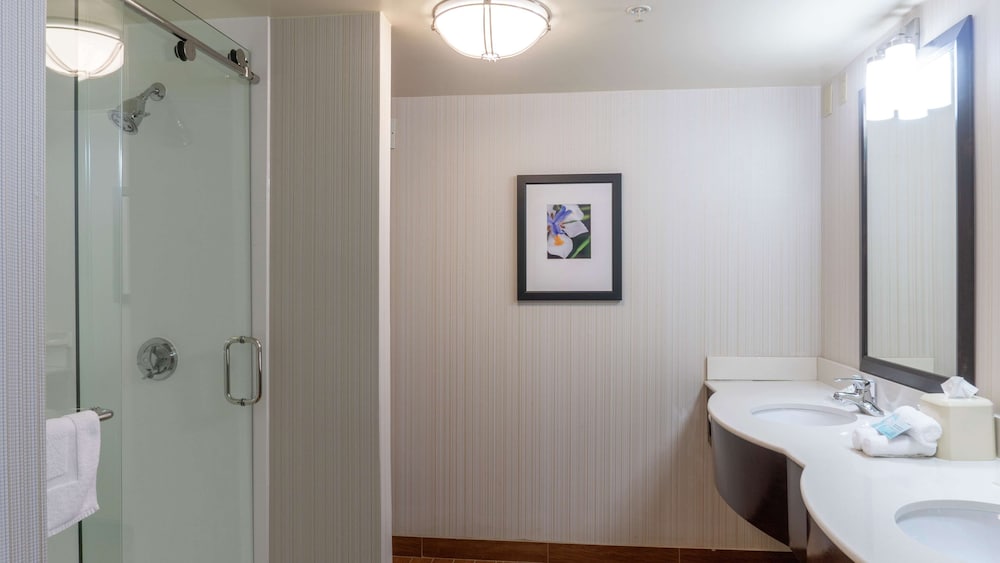 Hilton Garden Inn Plymouth, MI 8/42