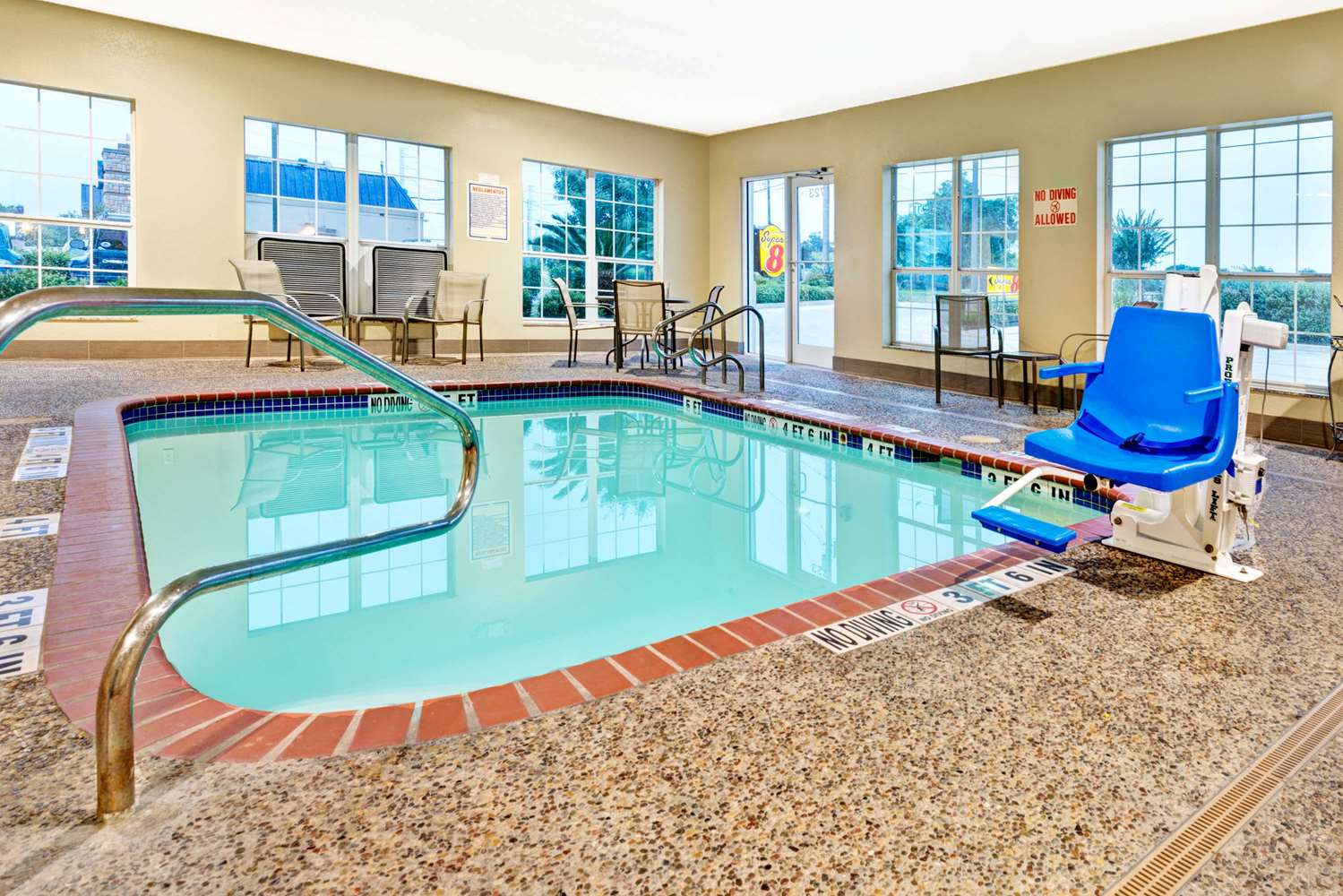 Super 8 By Wyndham San Antonio/Alamodome Area 22/38