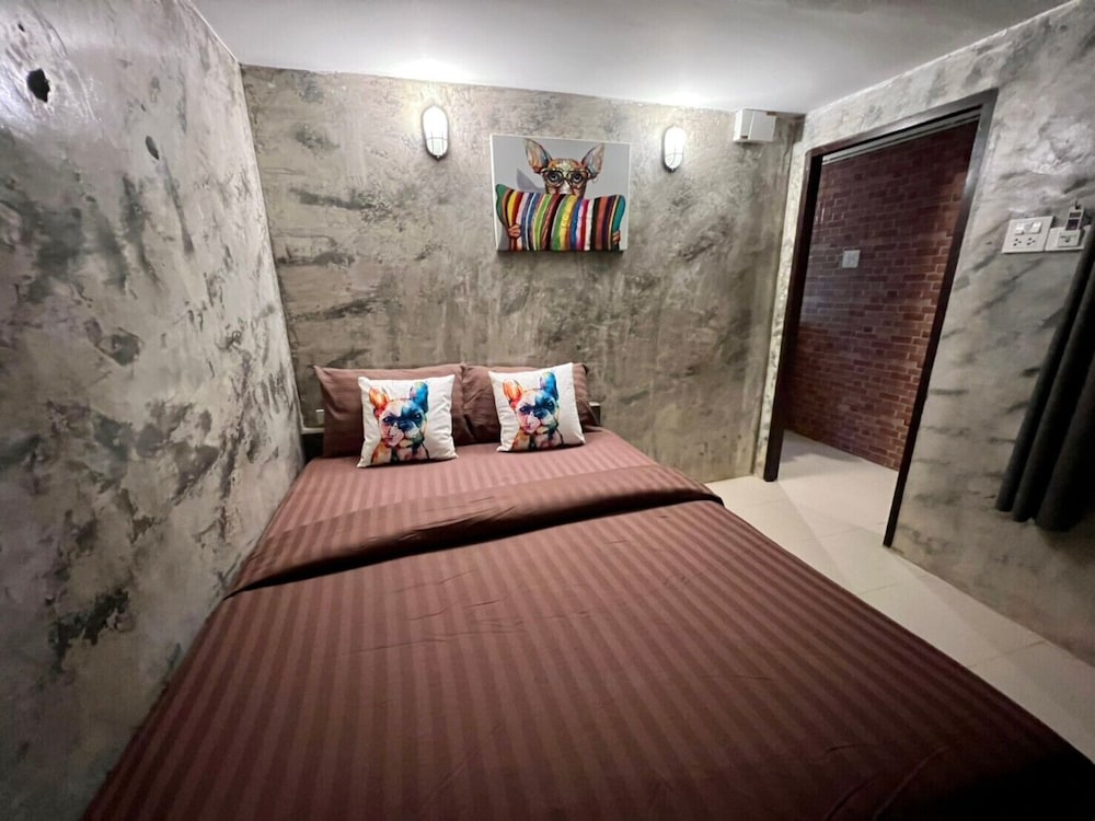 Baan Bua Talay 8/65