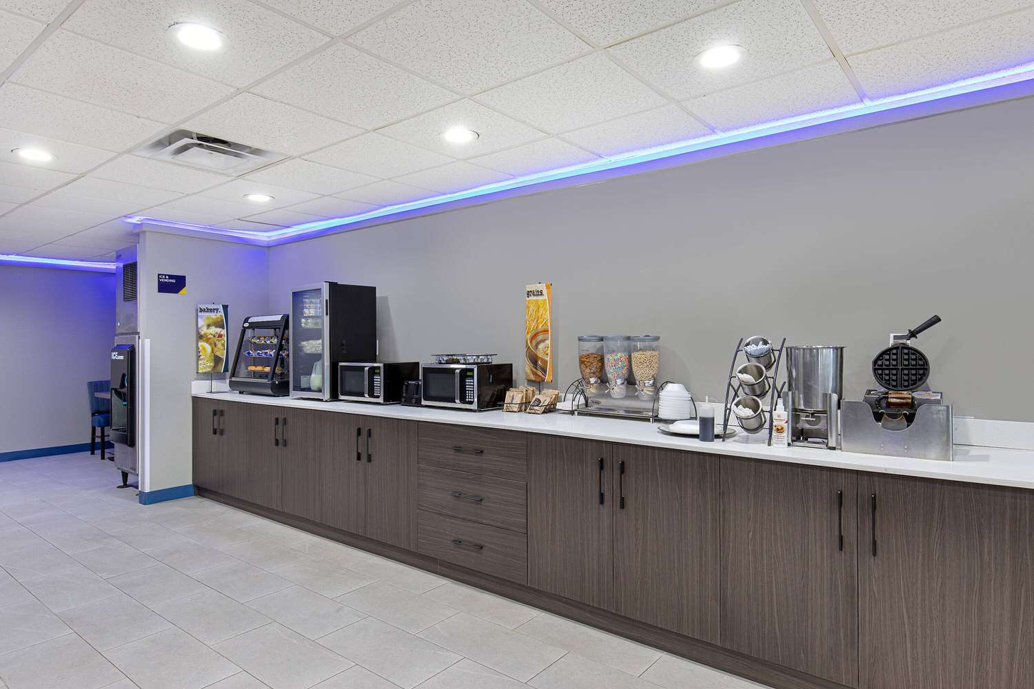 Microtel Inn & Suites by Wyndham Manchester 4/30