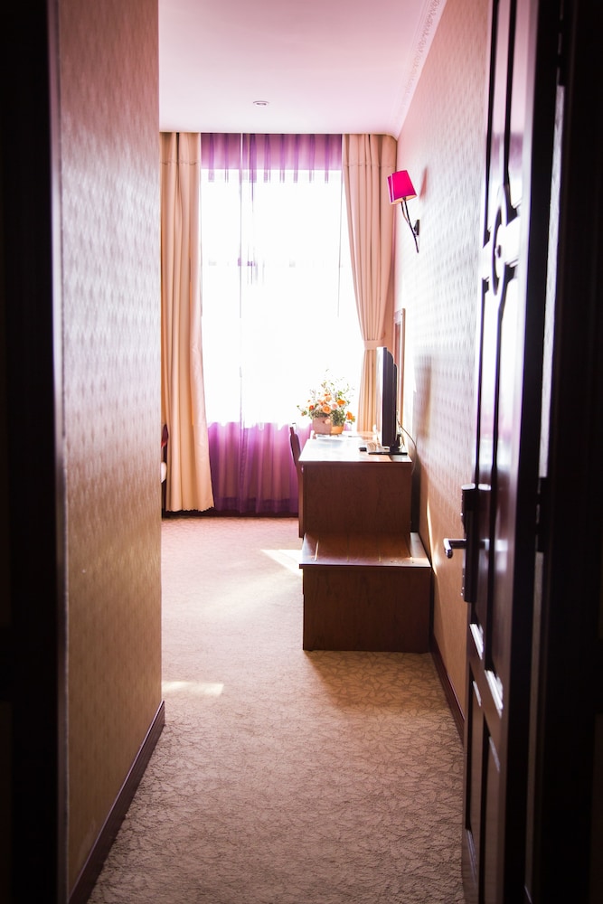 Hai Ba Trung Hotel & Spa 7/38
