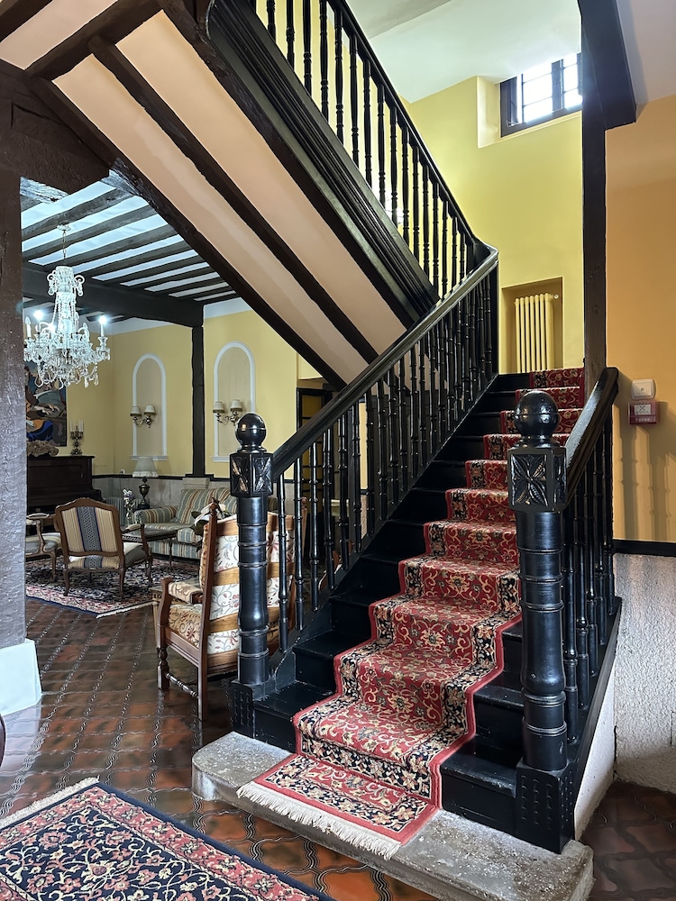 HOTEL PALACIO LA CASONA DE CERRAZO 19/37