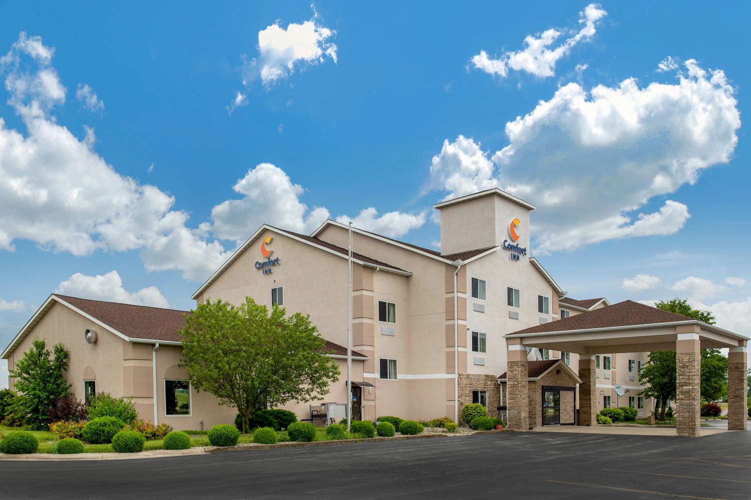 Comfort Inn Warren I-69 2/30