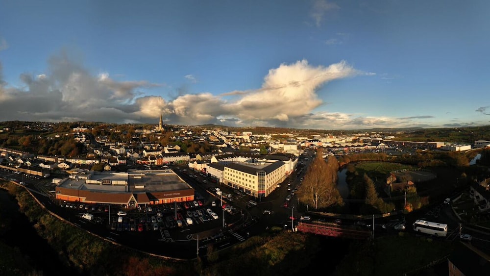 Station House Hotel Letterkenny 57/58