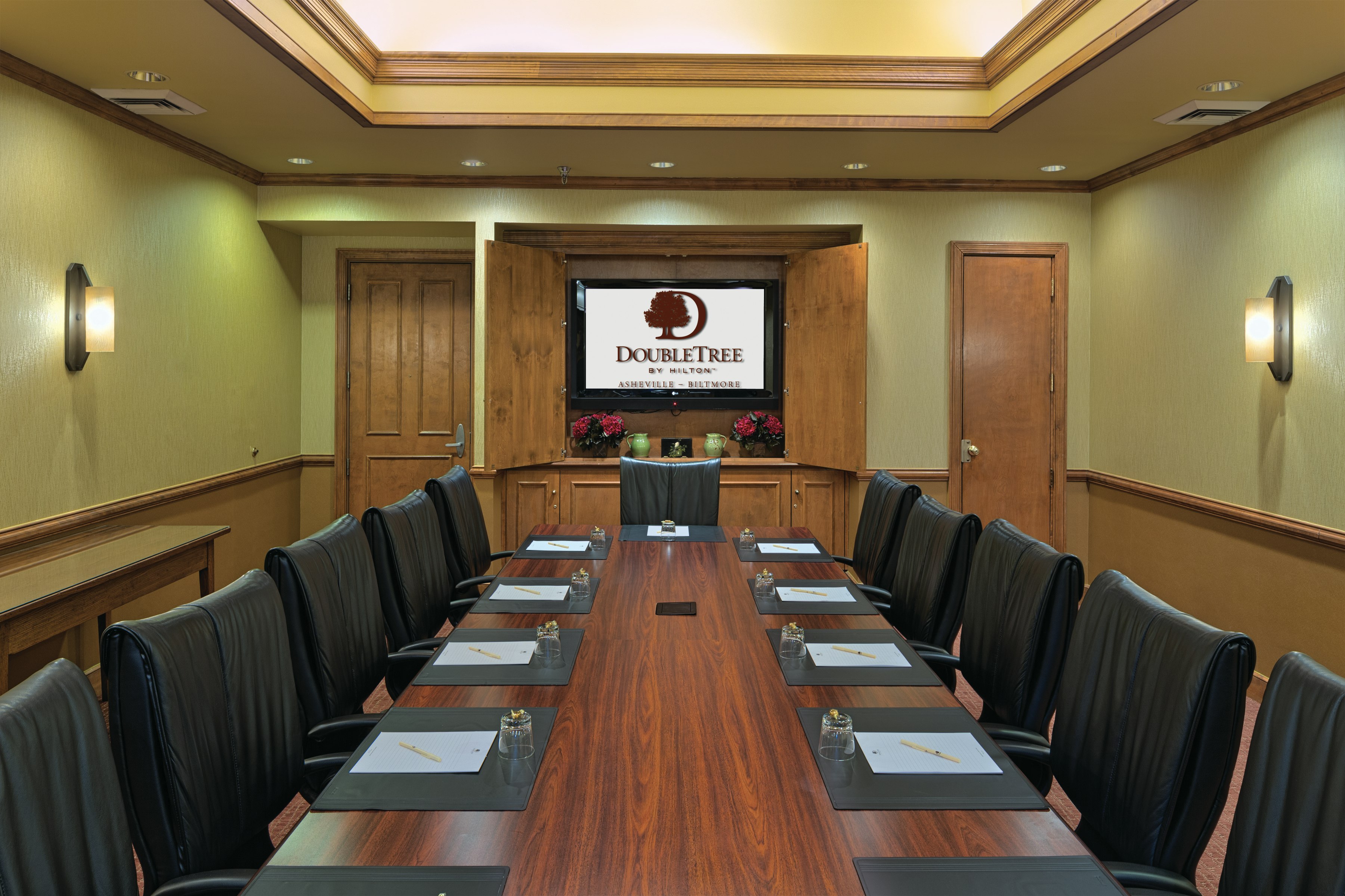 DoubleTree by Hilton Hotel Asheville Biltmore 55/68