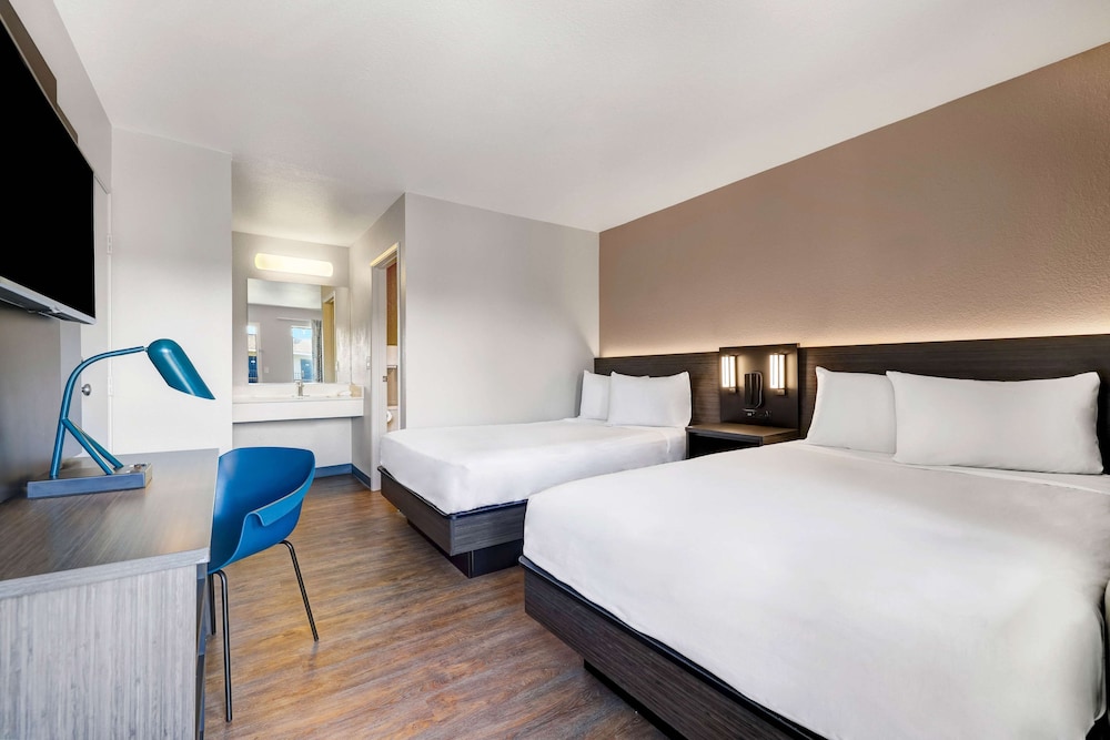 Motel6 Kirkland, WA - North Kirkland 33/58