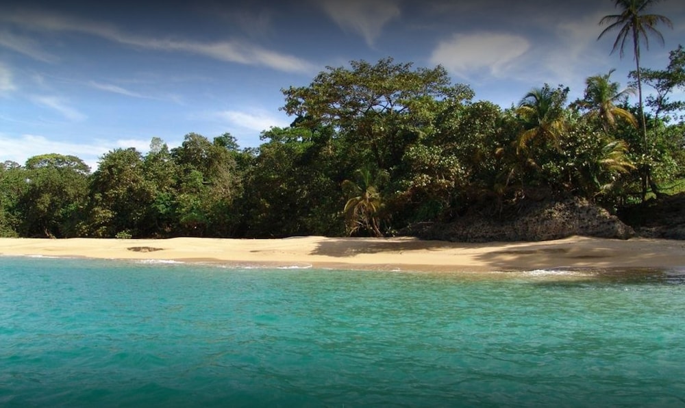 Punta Caracol Acqua Lodge Bp 27/45
