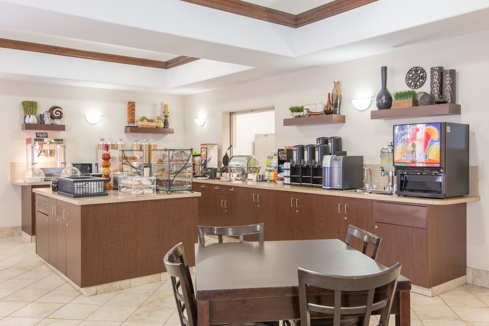 Ramada Lac La Biche 40/56
