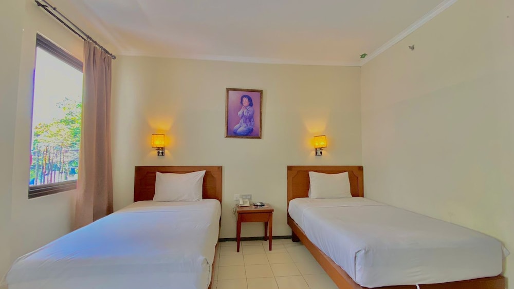 Pia Hotel Cirebon 8/15
