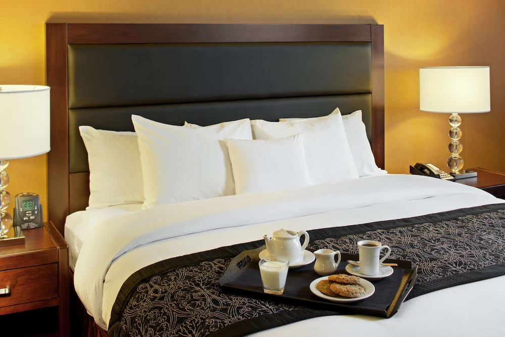DoubleTree by Hilton Cleveland Downtown Lakeside 15/67