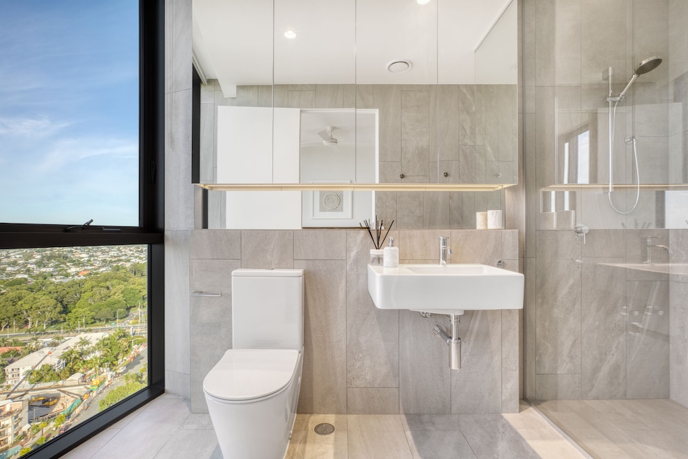 Vue Broadbeach 42/49
