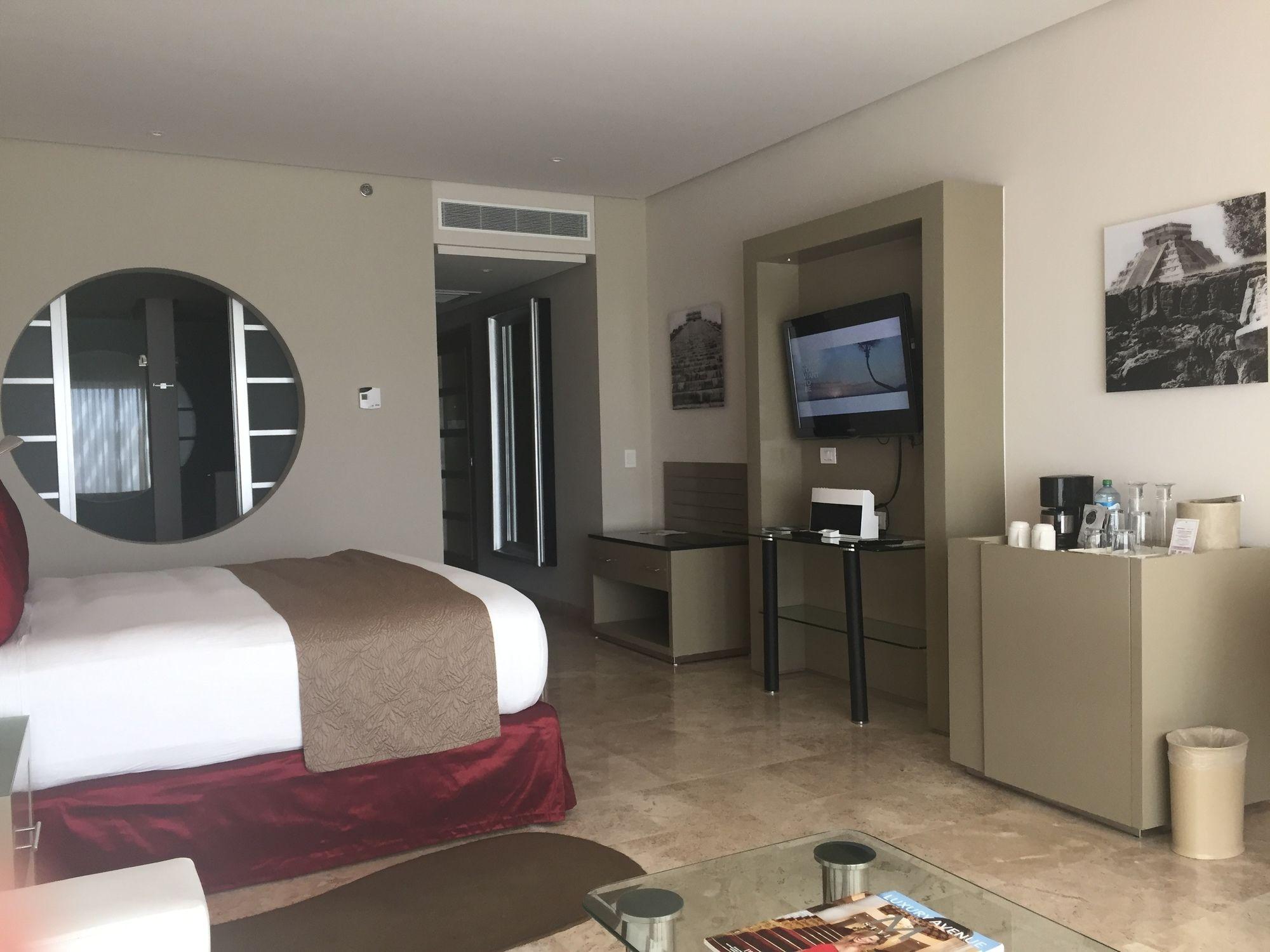 Swim Up, Junior Suite
