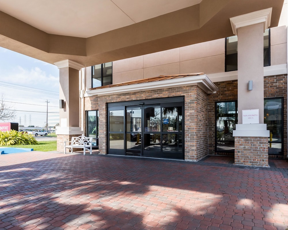Comfort Suites near NASA - Clear Lake 12/39