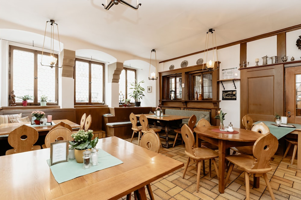 Hotel Gasthof Goldener Greifen 40/50
