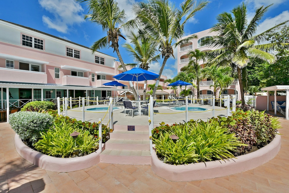 Butterfly Beach Hotel 65/75