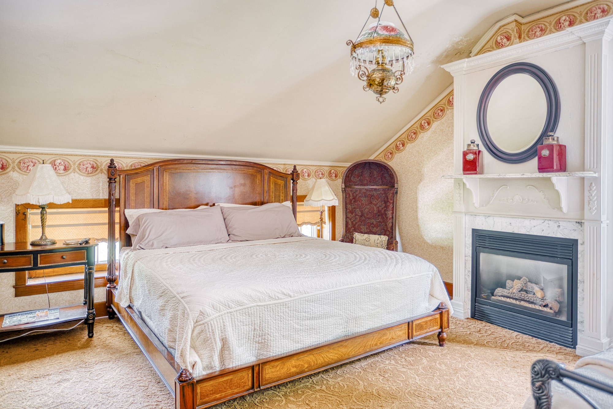 Primrose, 1 King and 1 Single Beds