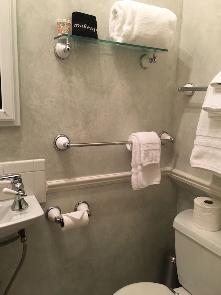 Far View - A Bed & Breakfast Estate 44/50