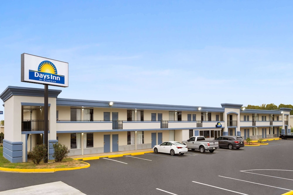 Days Inn by Wyndham Montgomery I-85 10/16