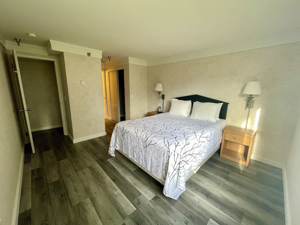Friday Harbor Suites 12/31
