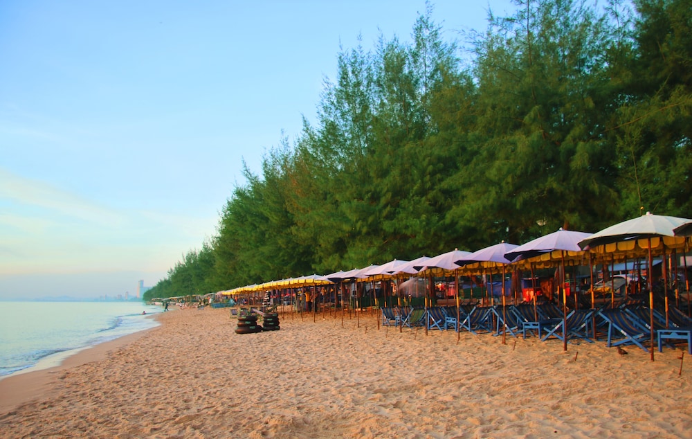 The Beach Cha Am Residence 90/100