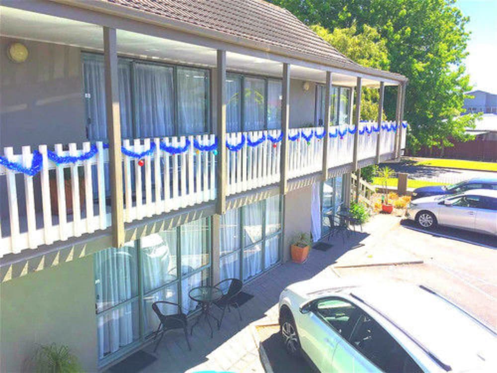 Accolade Lodge Motel 4/40