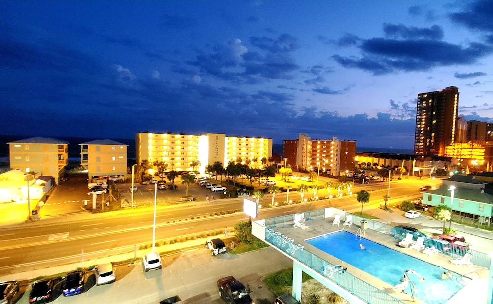 Beachside Resort Hotel 31/38