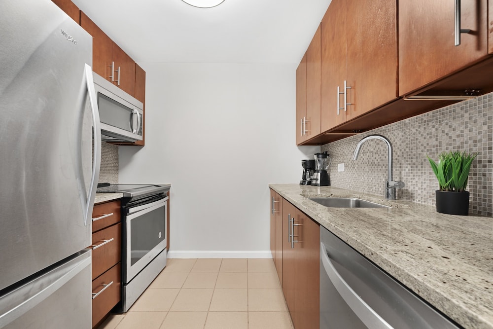 Global Luxury Suites Downtown Jersey City 25/71