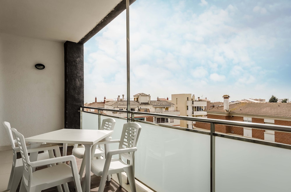 Dorma Cunit Suites & SPA 47/60