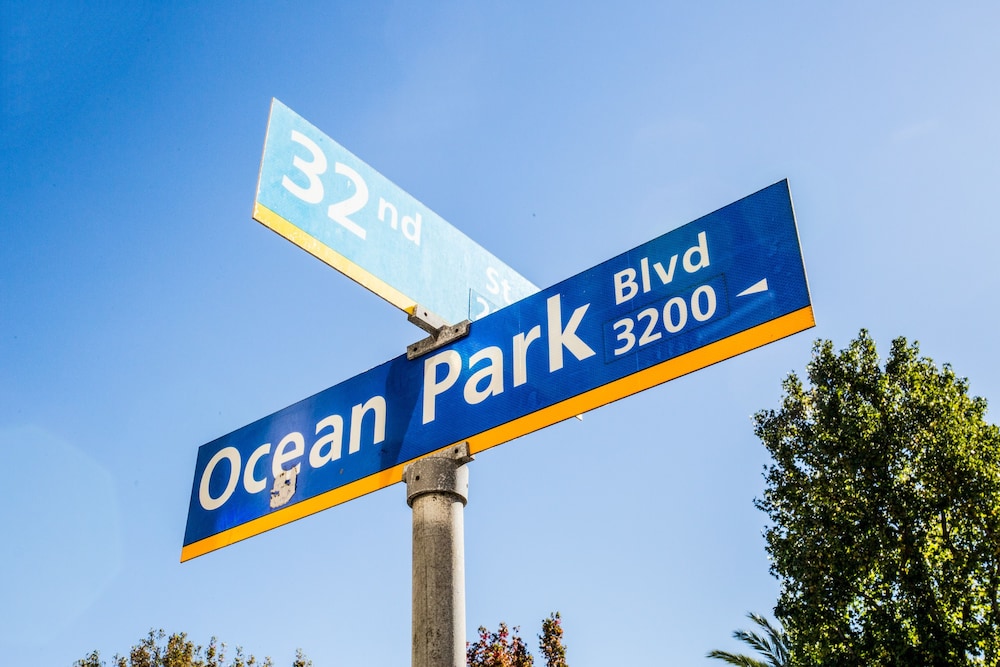Ocean Park Hotel 8/50