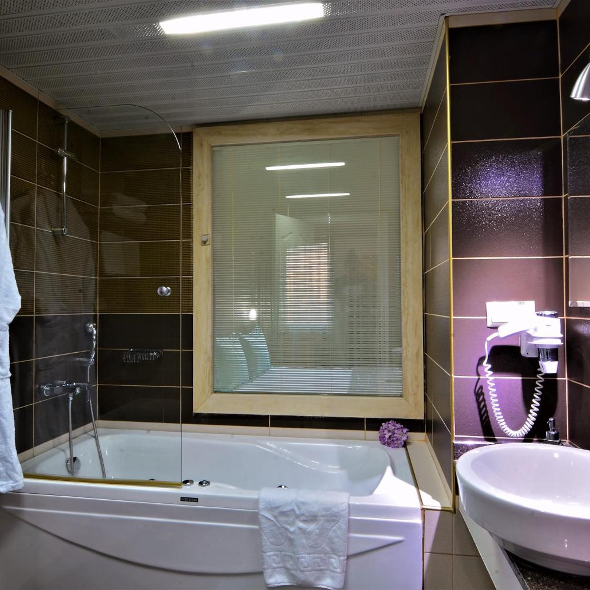 Cetinel Otel 46/47